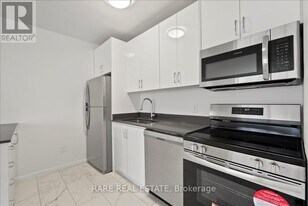 3111 Eglinton Ave E in Toronto, ON - Building Photo