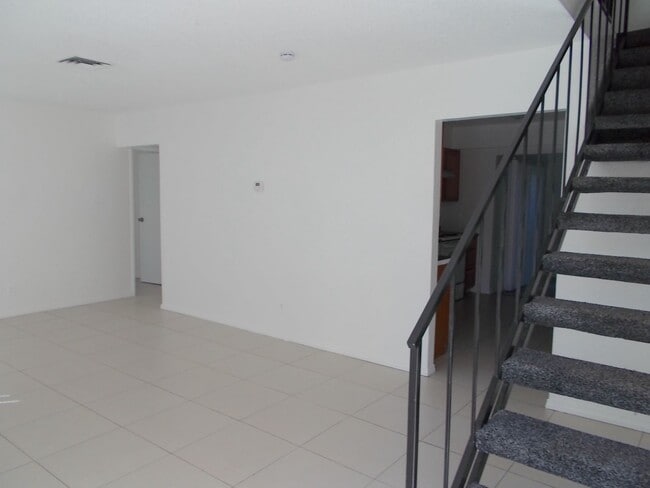 3994 Visby Ln in Las Vegas, NV - Building Photo - Building Photo