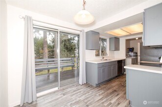 110 Alpha Ln in Port Orchard, WA - Building Photo - Building Photo