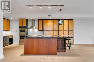 967 Ossington Ave in Toronto, ON - Building Photo - Building Photo