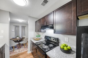 Midwood Gardens in Stone Mountain, GA - Building Photo