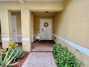 8977 Chambers St in Tamarac, FL - Building Photo - Building Photo