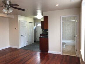 1800 S 8th St, Unit 2 in Philadelphia, PA - Building Photo - Building Photo