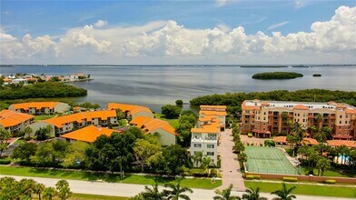 1575 Pinellas Bayway S in St. Petersburg, FL - Building Photo - Building Photo