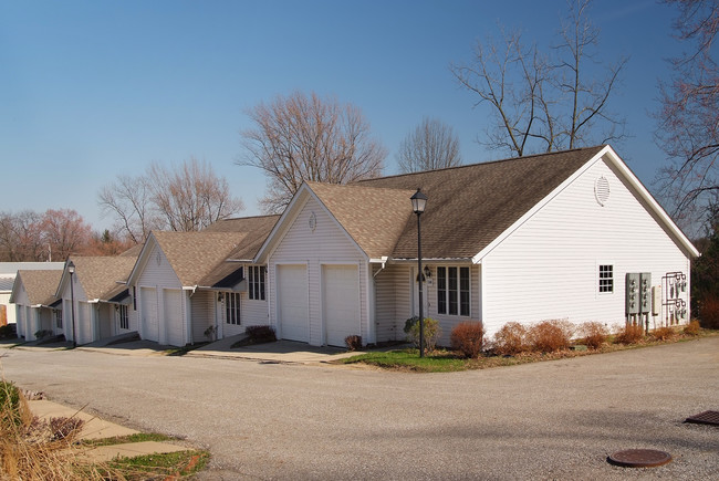 Britain Apartments in Akron, OH - Building Photo - Building Photo