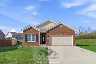 925 Dawson Creek Way in Lexington, KY - Building Photo - Building Photo