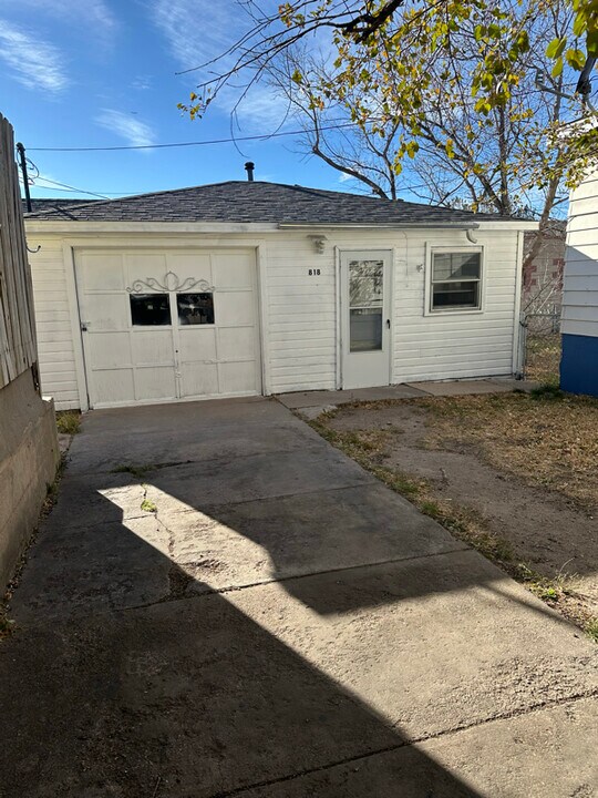818 Carey Ave in Cheyenne, WY - Building Photo