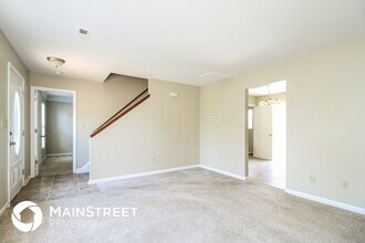 2061 Saponi Village Ct in Winston-Salem, NC - Building Photo - Building Photo