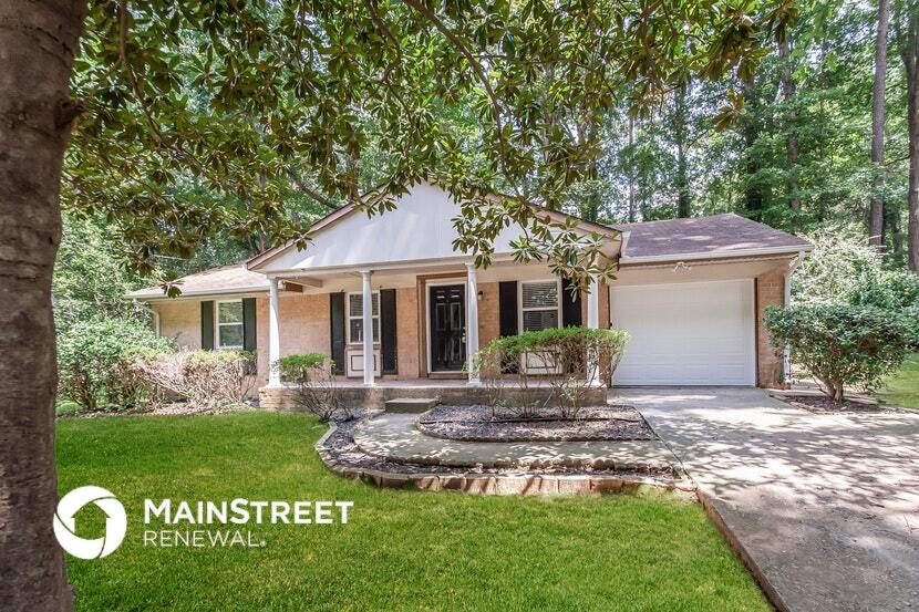 6490 Port a Prince Dr in Forest Park, GA - Foto de edificio