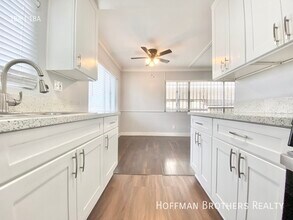 5716 La Mirada Ave, Unit 3 in Los Angeles, CA - Building Photo - Building Photo