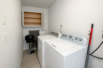 1630 E 12th St in Tempe, AZ - Foto de edificio - Building Photo