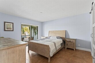 2312 S Cypress Bend Dr in Pompano Beach, FL - Foto de edificio - Building Photo