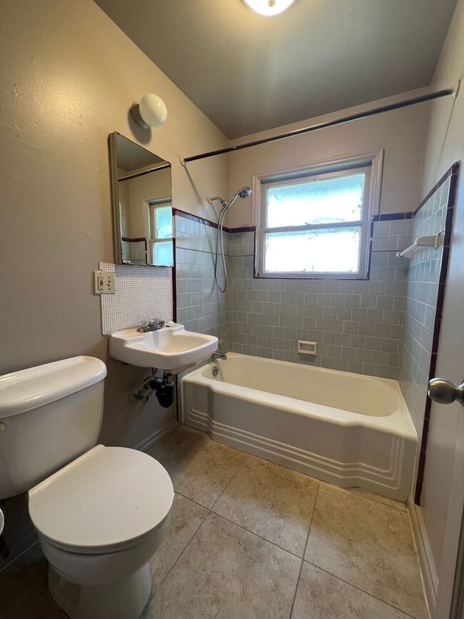 2132-2136 E Peralta Wy in Fresno, CA - Building Photo - Building Photo