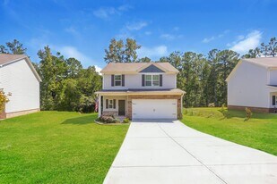 326 Augusta Woods Dr in Villa Rica, GA - Building Photo