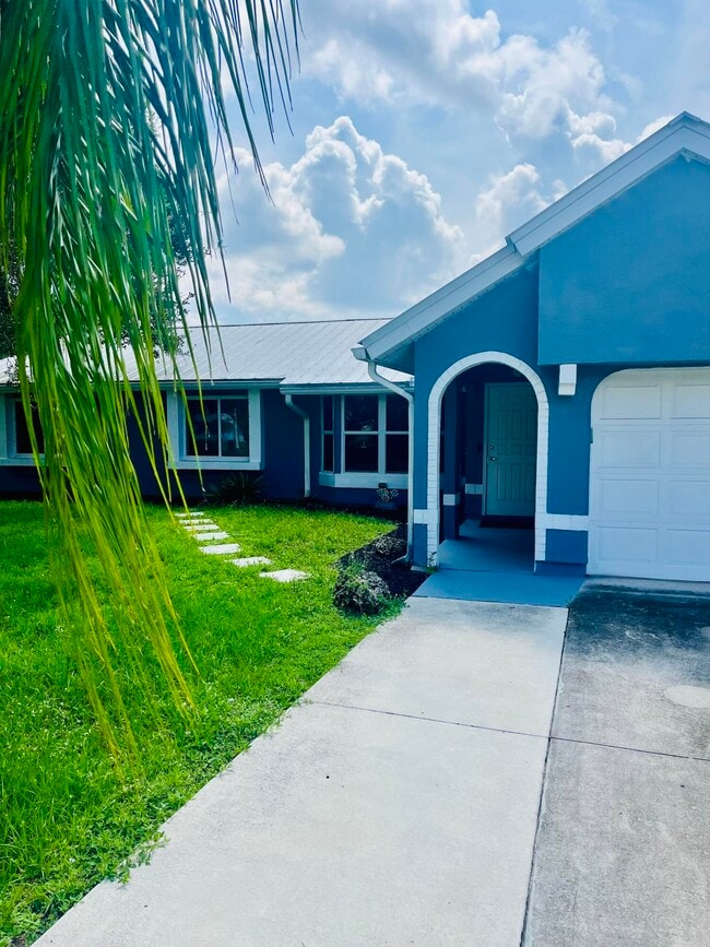 1974 SE Tiffany Ave