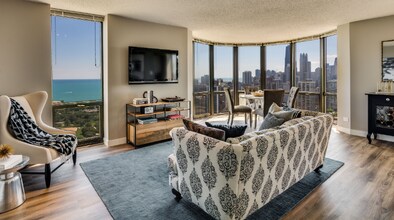 1660 N LaSalle St in Chicago, IL - Building Photo - Building Photo