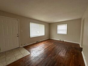 930 Greenview Ave in South Bend, IN - Building Photo - Building Photo