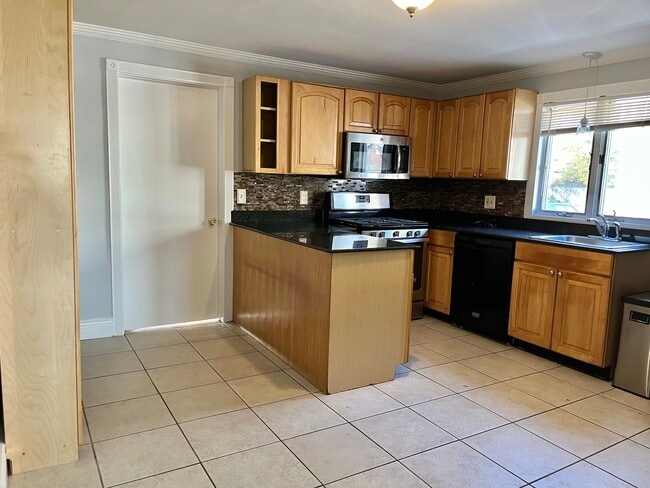 265 Sylvan St in Bridgeport, CT - Building Photo - Building Photo