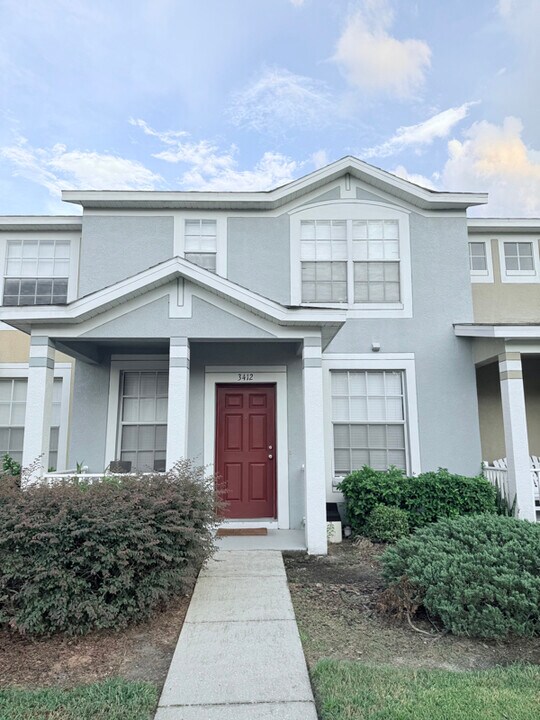 3412 Red Rock Dr in Land O Lakes, FL - Foto de edificio