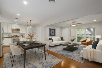 1600 Ashberry Dr in Austin, TX - Building Photo - Building Photo
