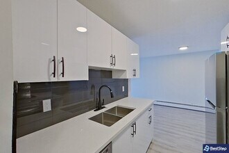 10837-10117 117 St NW in Edmonton, AB - Building Photo - Building Photo