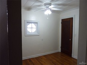 401 S Cynthia St in McAllen, TX - Building Photo - Building Photo