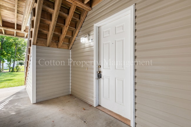 406 N Dickerson St in Burgaw, NC - Foto de edificio - Building Photo