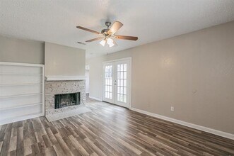 2762 Parkchester Dr in Arlington, TX - Building Photo - Building Photo
