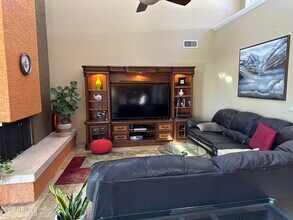 8377 E Thoroughbred Trail in Scottsdale, AZ - Building Photo - Building Photo