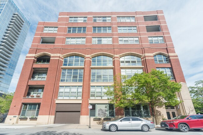 2001 S Calumet Ave in Chicago, IL - Building Photo - Building Photo