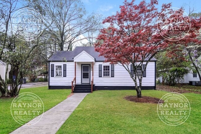 property at 905 W Haven Blvd