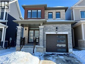 26 Greig St in Brantford, ON - Building Photo