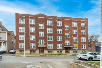 11-13 School St in Holyoke, MA - Building Photo - Primary Photo