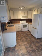 1296 Valerie Crescent in Oakville, ON - Building Photo - Building Photo