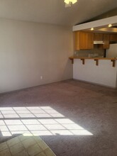 2325 S Garland St in Nampa, ID - Foto de edificio - Building Photo