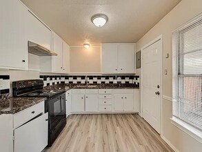 165 Eisenhower Rd in Denison, TX - Building Photo - Building Photo