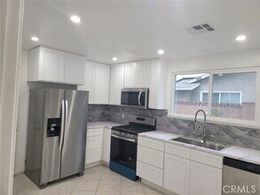 6424 Franrivers Ave in Los Angeles, CA - Building Photo - Building Photo