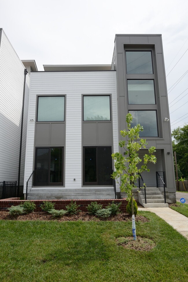 1207 Tremont Ave in Nashville, TN - Foto de edificio - Building Photo