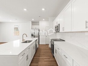 5855 Fly Fisher St in Las Vegas, NV - Building Photo - Building Photo