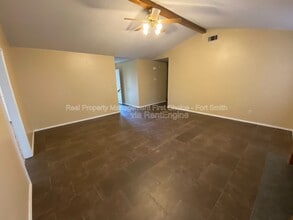 2106 Breckenridge Terrace in Greenwood, AR - Building Photo - Building Photo