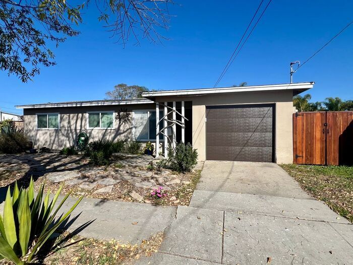 4431 Onondaga Ave in San Diego, CA - Building Photo