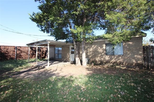 property at 110 W Way Dr