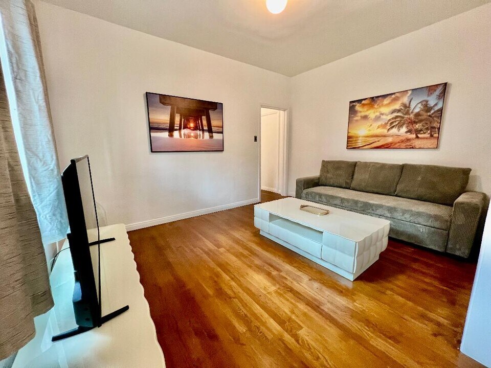 1144 N Hudson Ave, Unit 1144 in Los Angeles, CA - Building Photo