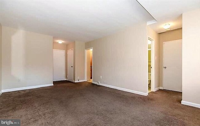 property at 1011 Arlington Blvd