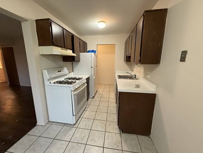 45240 Keding St in Utica, MI - Building Photo - Building Photo