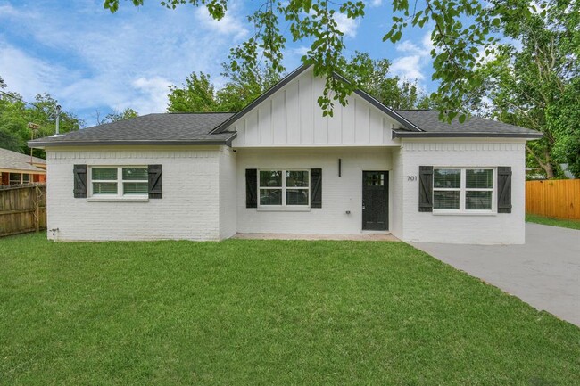 property at 701 E Canino Rd