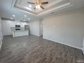 5700 Sandpiper Ave, Unit 3 in Alton, TX - Building Photo - Building Photo