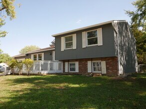 8945 Mariposa Dr in Indianapolis, IN - Foto de edificio - Building Photo