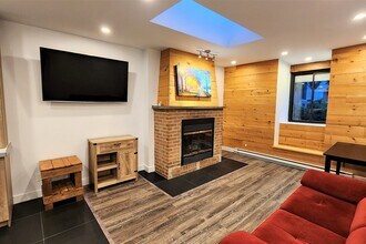 1033 Rue Berri in Montréal, QC - Building Photo - Building Photo