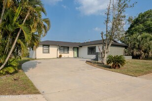 629 Tupelo Dr in Melbourne, FL - Building Photo
